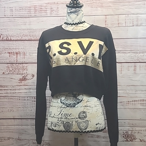 Forever 21 Tops - Fover21 cropped sweatshirt